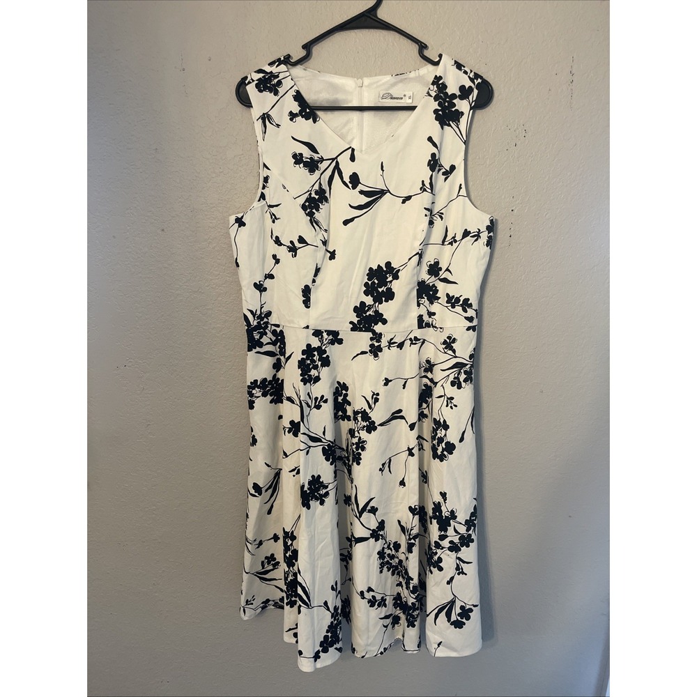 Dressever Short-Sleeve V Neck Black White Floral Knee Length Dress Women Size XL